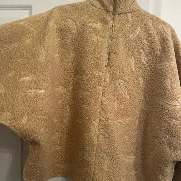 Zara Women's Gold Poncho - Picture 6 of 9